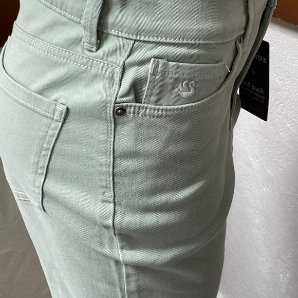 Gloria Vanderbilt jeans - Picture 4 of 4